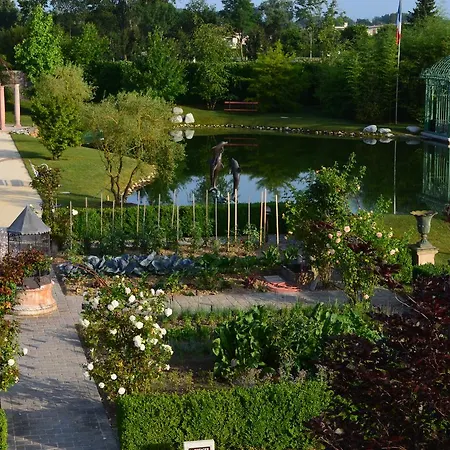 Du Bois Blanc Domaine D'epeyssoles Georges Blanc Hotel