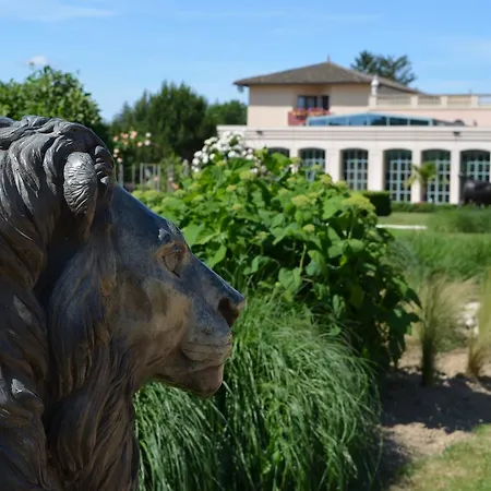 Du Bois Blanc Domaine D'epeyssoles Georges Blanc Hotel 4*